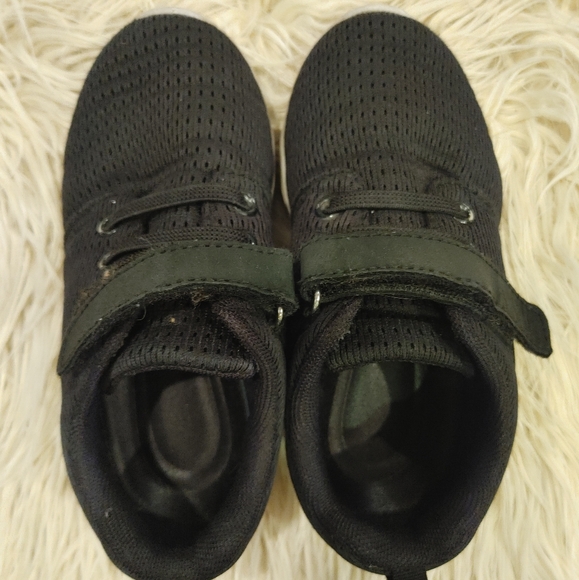 Toddler Size 10 Tennis Shoes - Picture 4 of 9